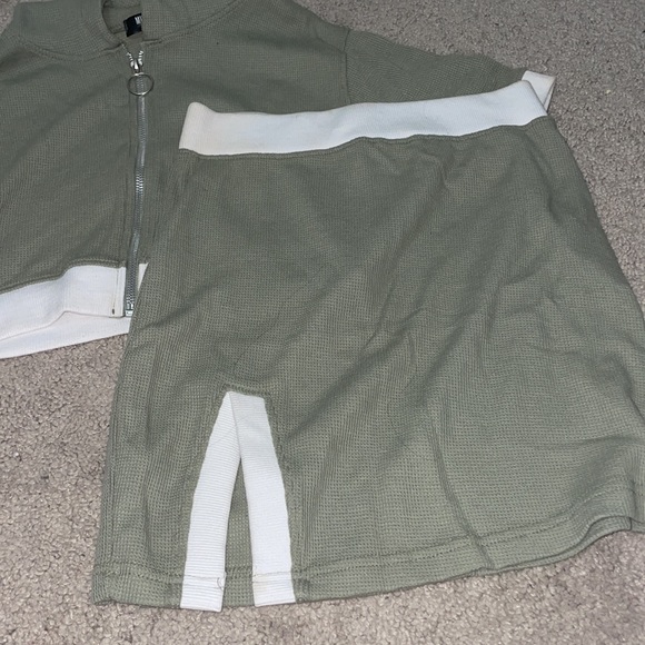 Misguided Petite Set - Picture 2 of 5